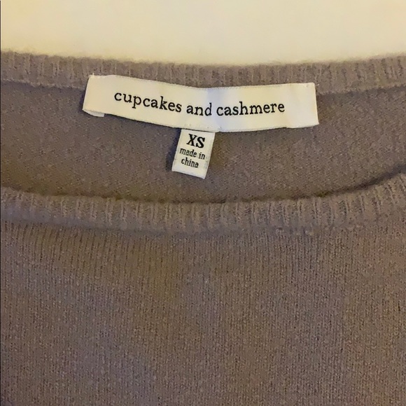 Cupcakes and cashmere sweater - Picture 5 of 5
